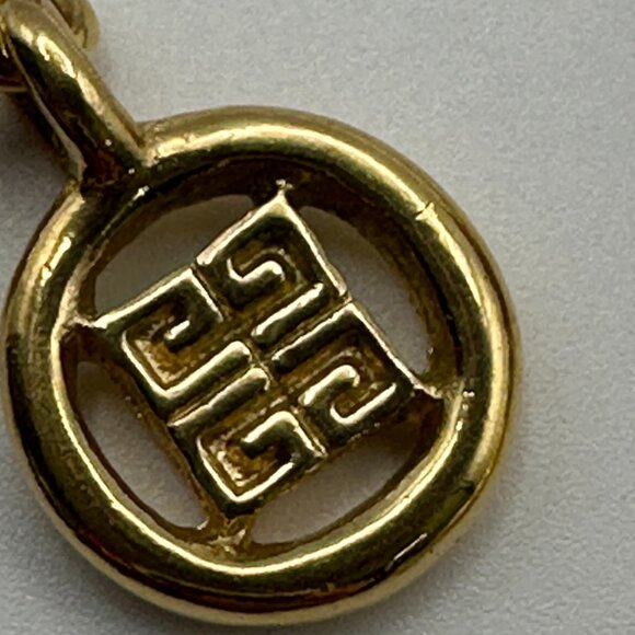 VTG Givenchy Luxury Brand.  Rare. Open Star Pendant on Double Gold-Tone Chain - Picture 5 of 13
